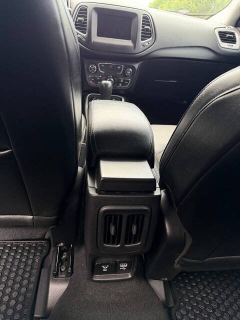 Used 2019 Jeep Compass Latitude w/ Popular Equipment Group AWD/4WD image 22