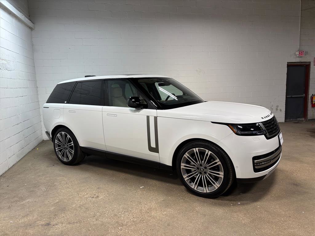 Used 2025 Land Rover Range Rover SE image 5