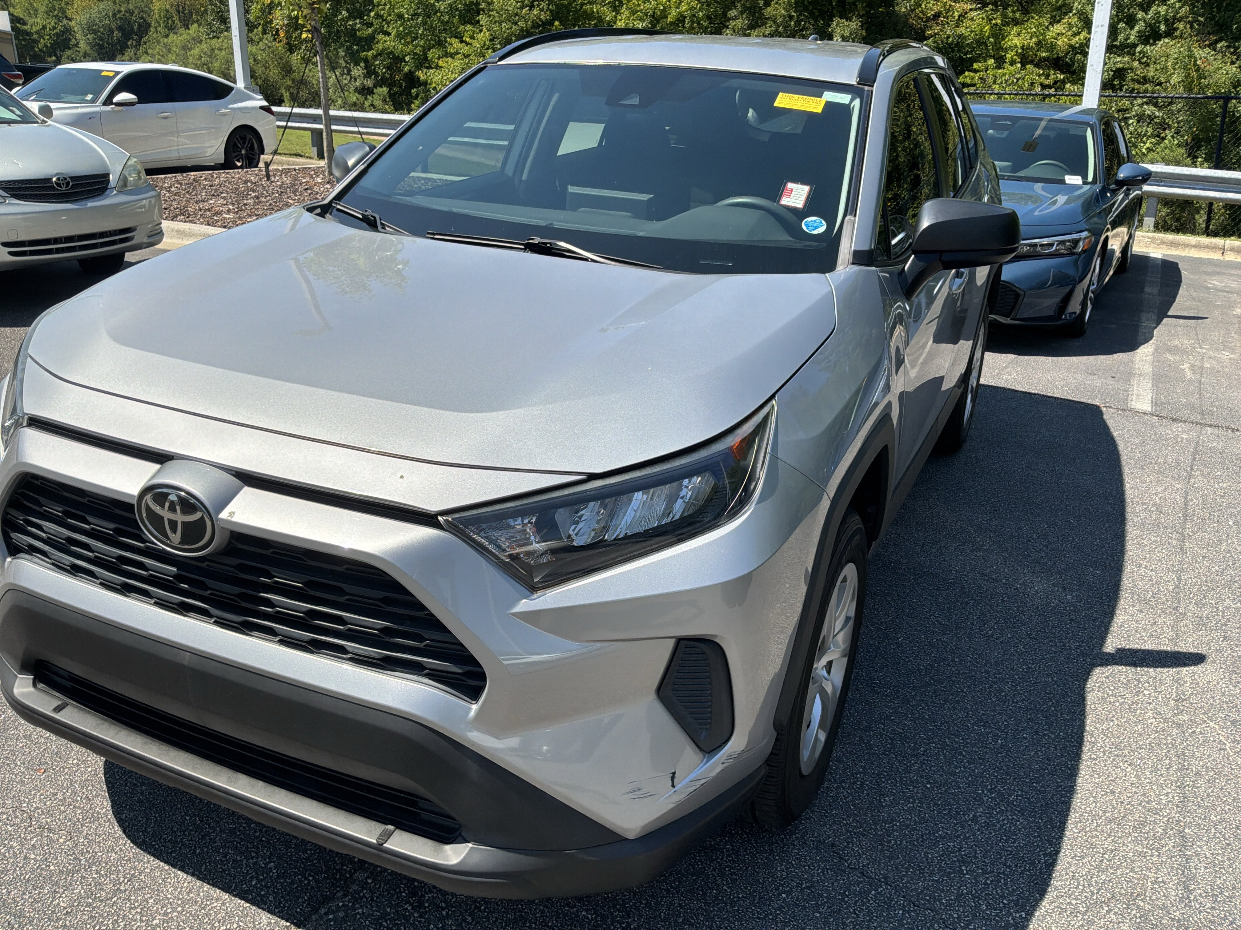 Used 2019 Toyota RAV4 LE FWD image 3