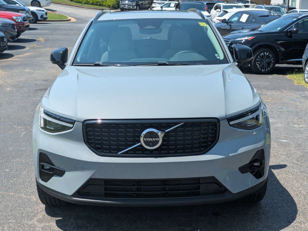 New 2026 Volvo XC40 B5 Plus w/ Protection Package Premier AWD/4WD image 9