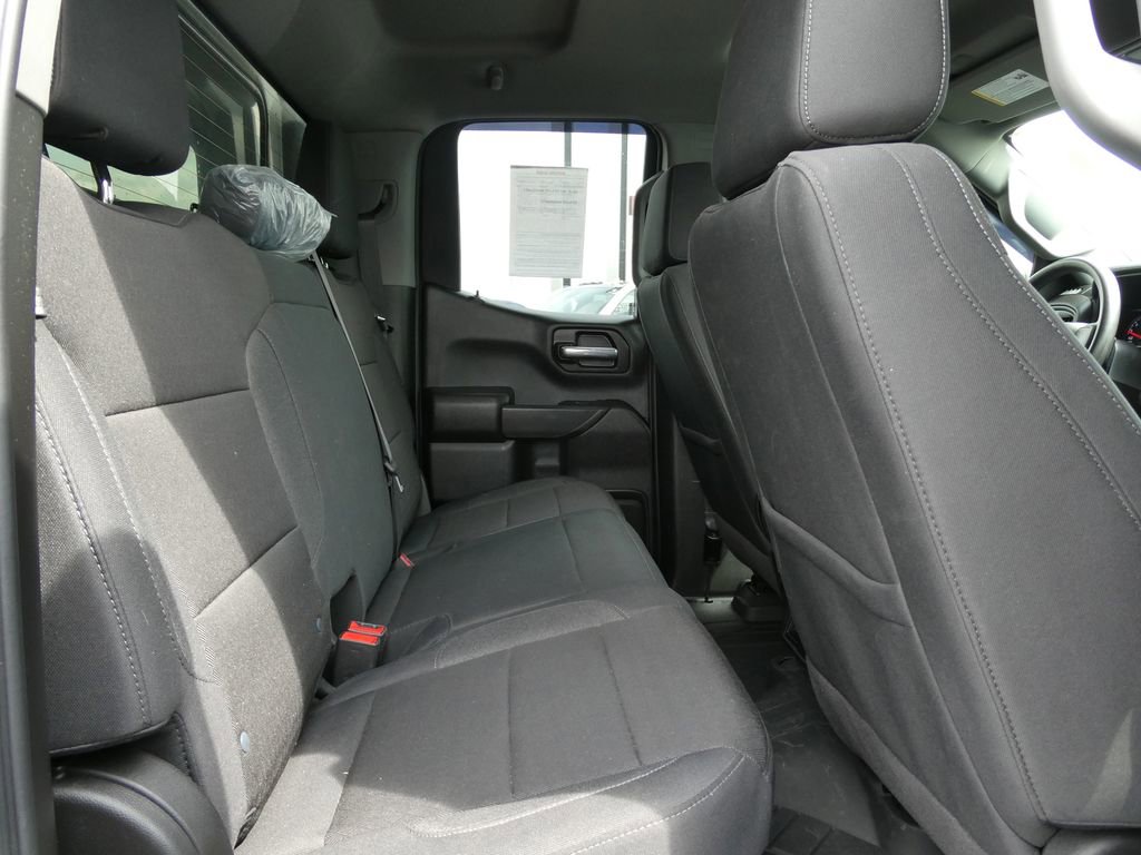 Certified 2025 Chevrolet Silverado 1500 Custom w/ Turbomax Blackout Package image 16