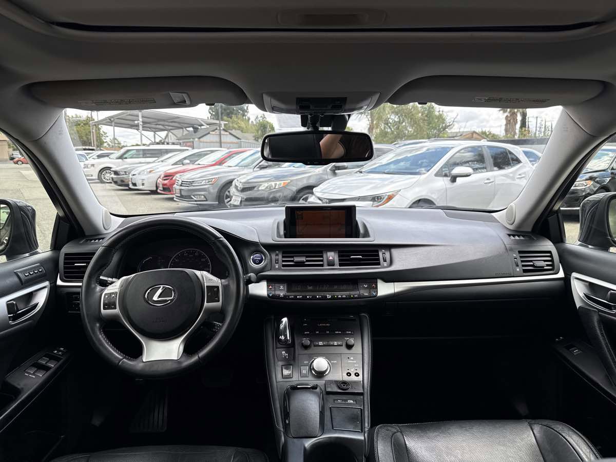 Used 2011 Lexus CT 200h Premium w/ Leather Pkg FWD image 22