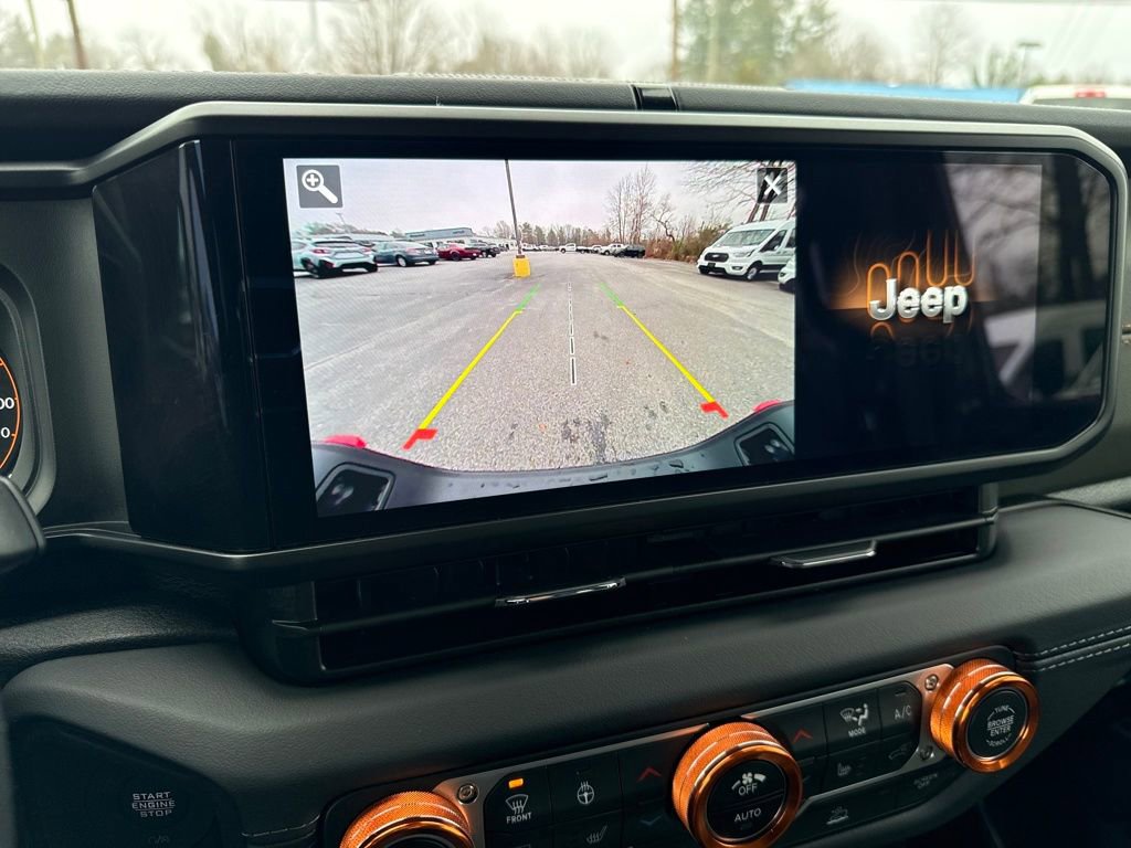 Used 2025 Jeep Gladiator Mojave w/ Convenience Group image 32