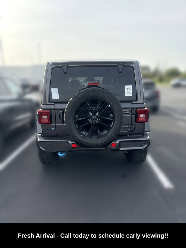 Used 2021 Jeep Wrangler Unlimited Sahara AWD/4WD image 5
