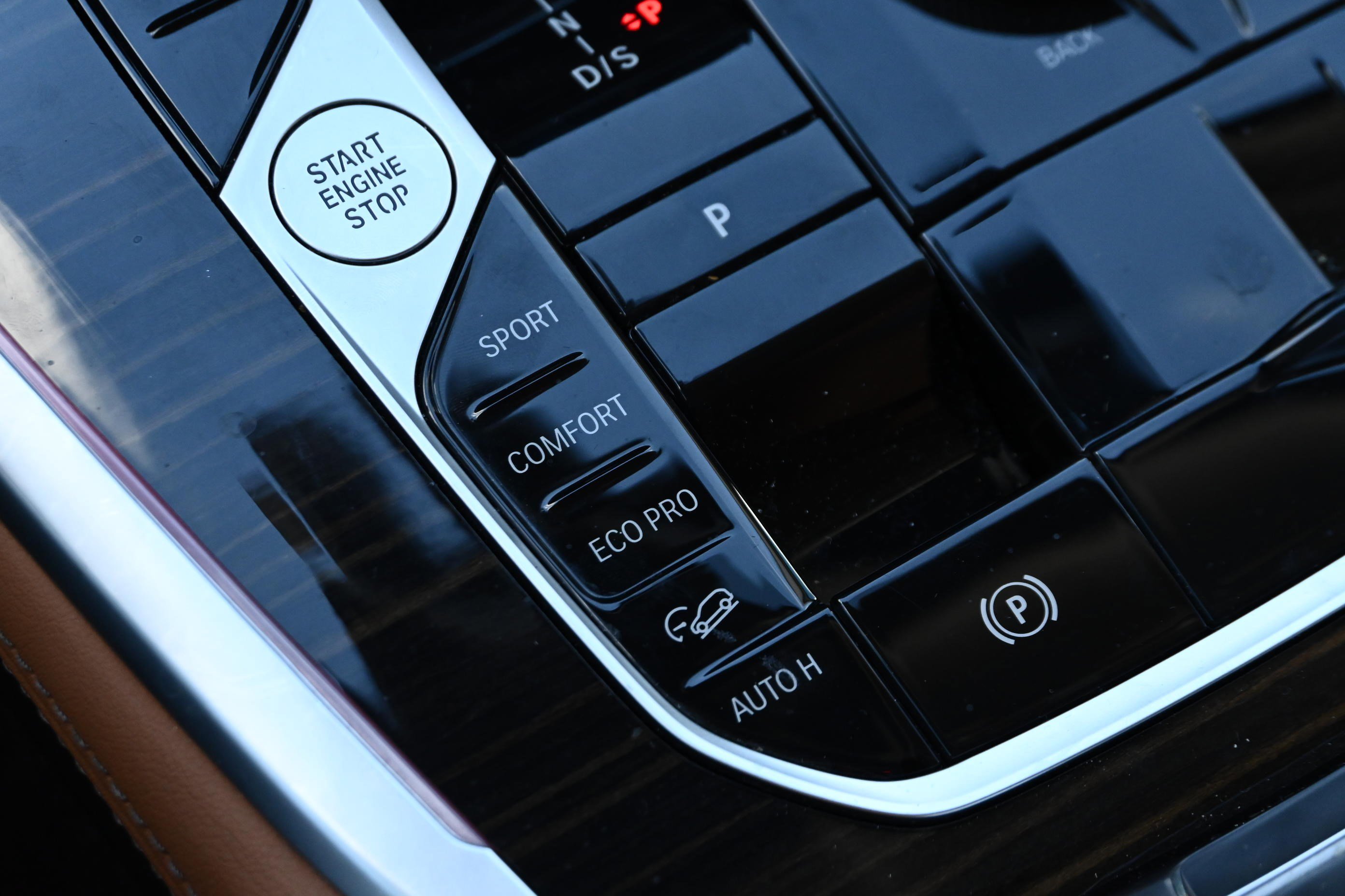 Certified 2024 BMW X7 xDrive40i w/ Premium Package image 21