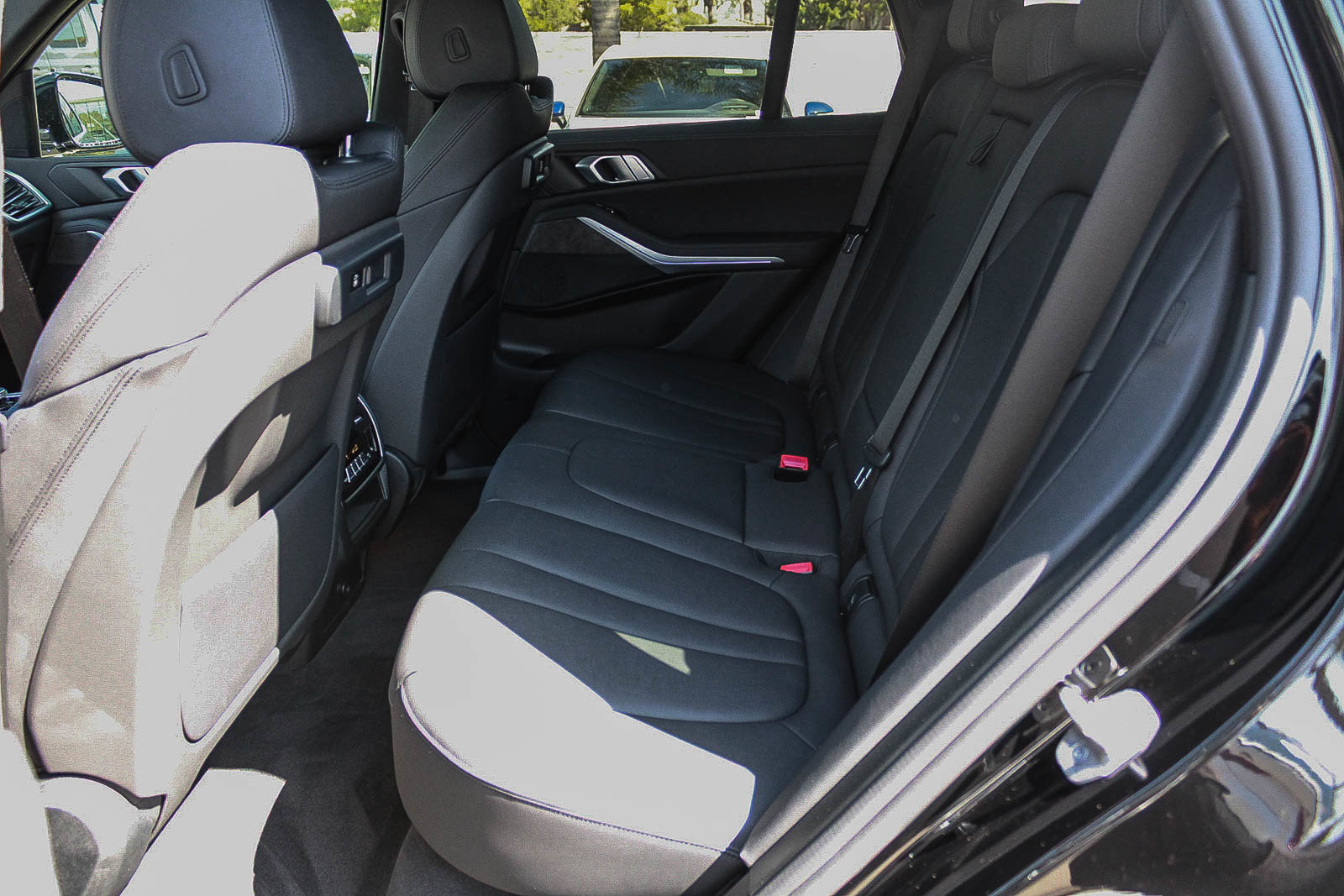 Used 2021 BMW X5 xDrive45e w/ Parking Assistance Package AWD/4WD image 18