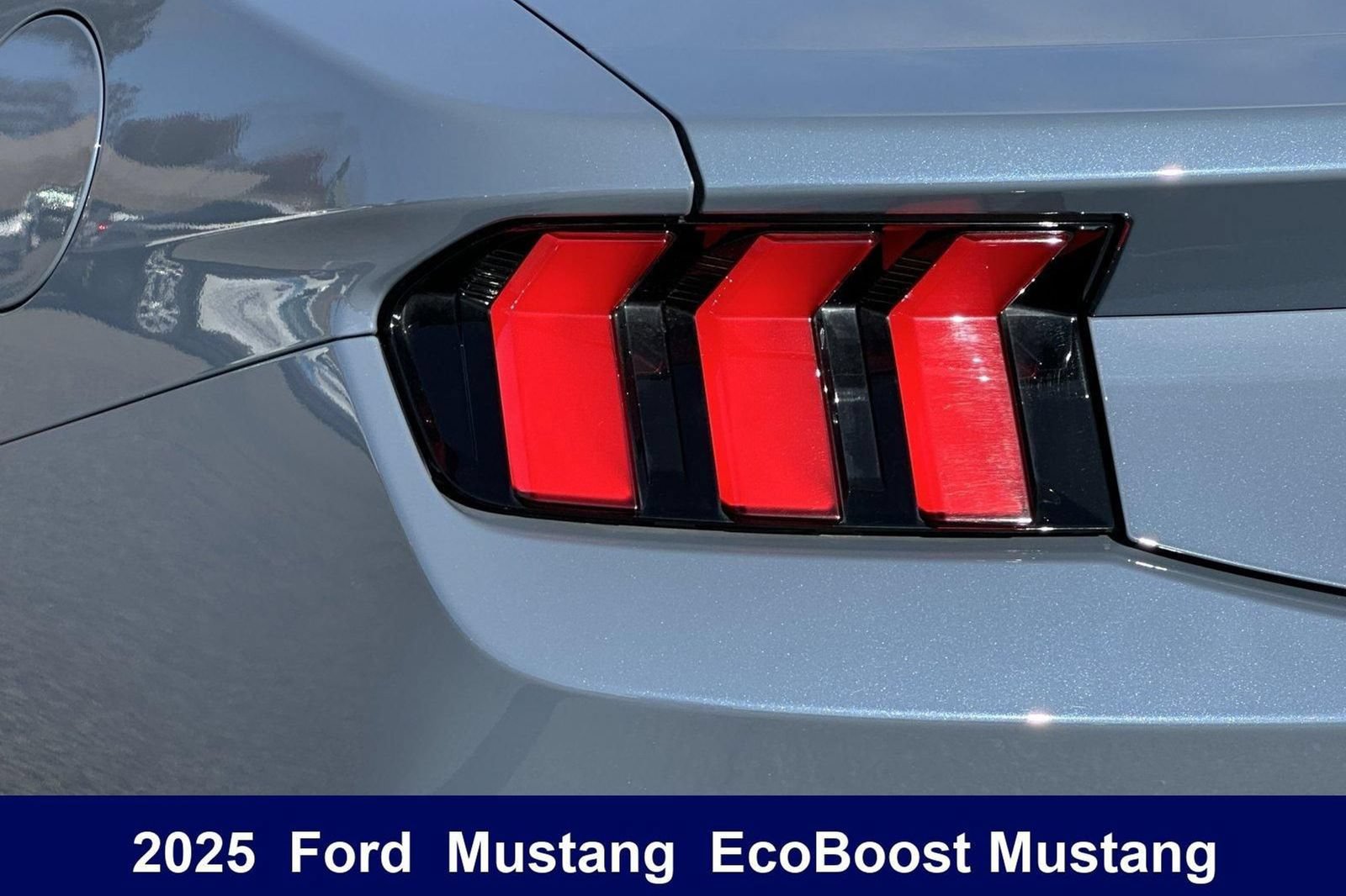 Used 2025 Ford Mustang Coupe RWD image 37