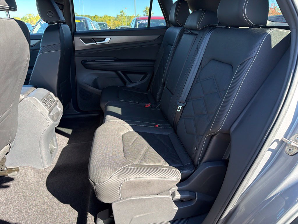 Used 2026 Volkswagen Atlas Cross Sport SE FWD image 9