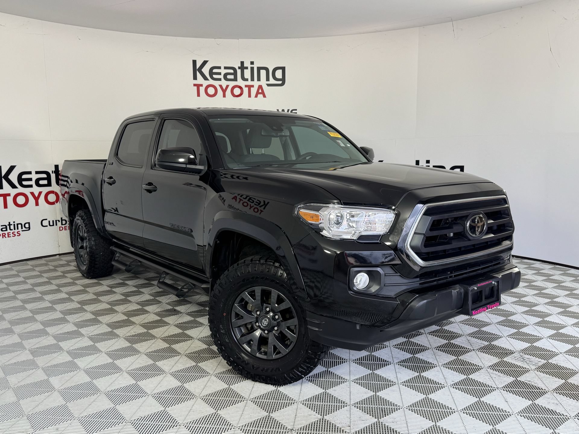 Used 2023 Toyota Tacoma SR5 RWD image 3