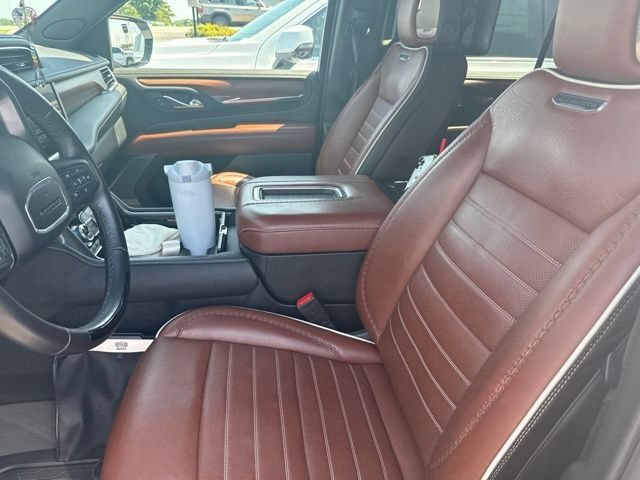 Used 2024 GMC Yukon XL Denali Ultimate AWD/4WD image 38