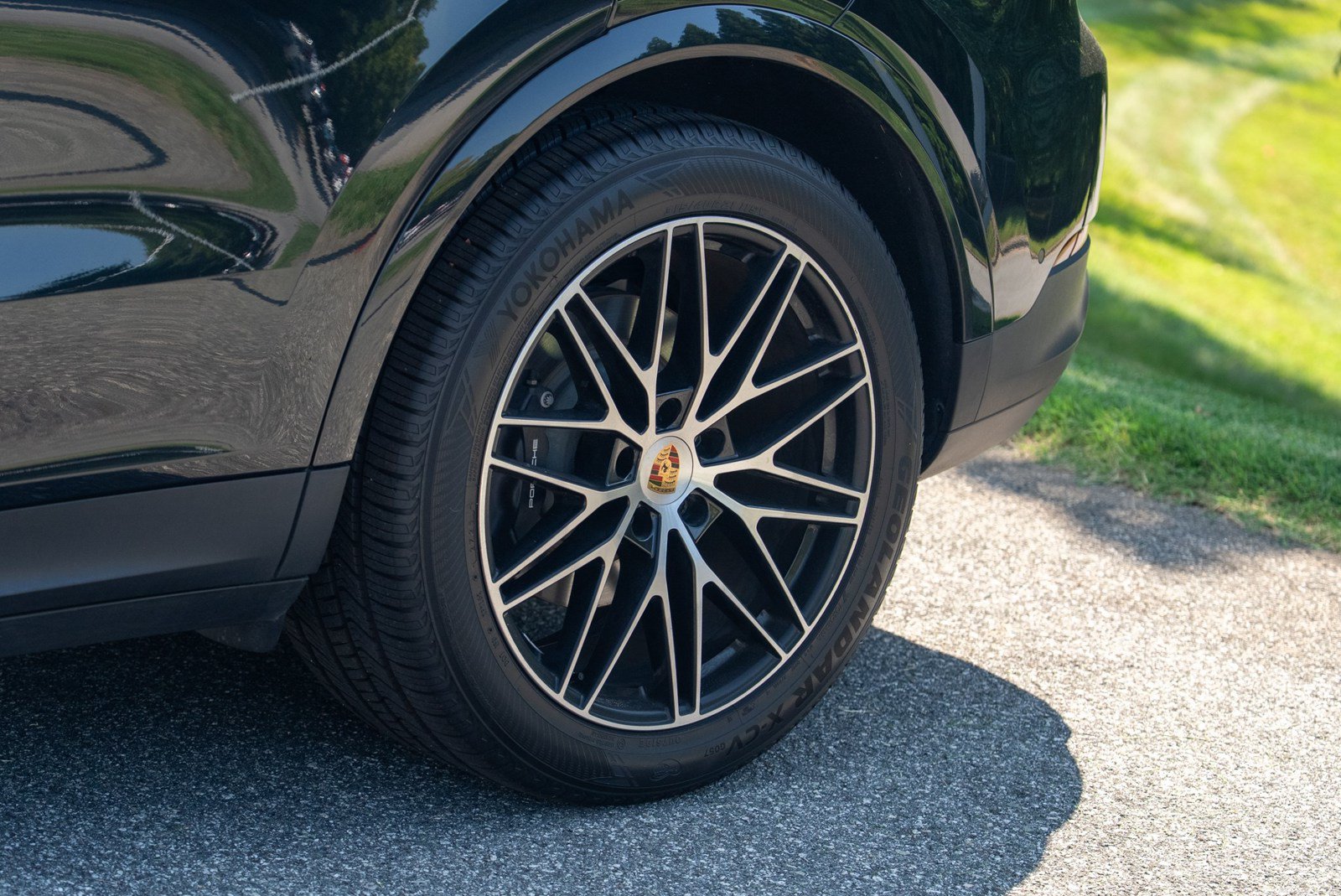 Certified 2025 Porsche Cayenne AWD/4WD image 11