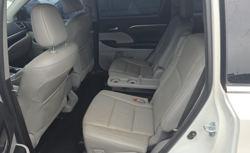 Used 2018 Toyota Highlander Limited Platinum AWD/4WD image 9