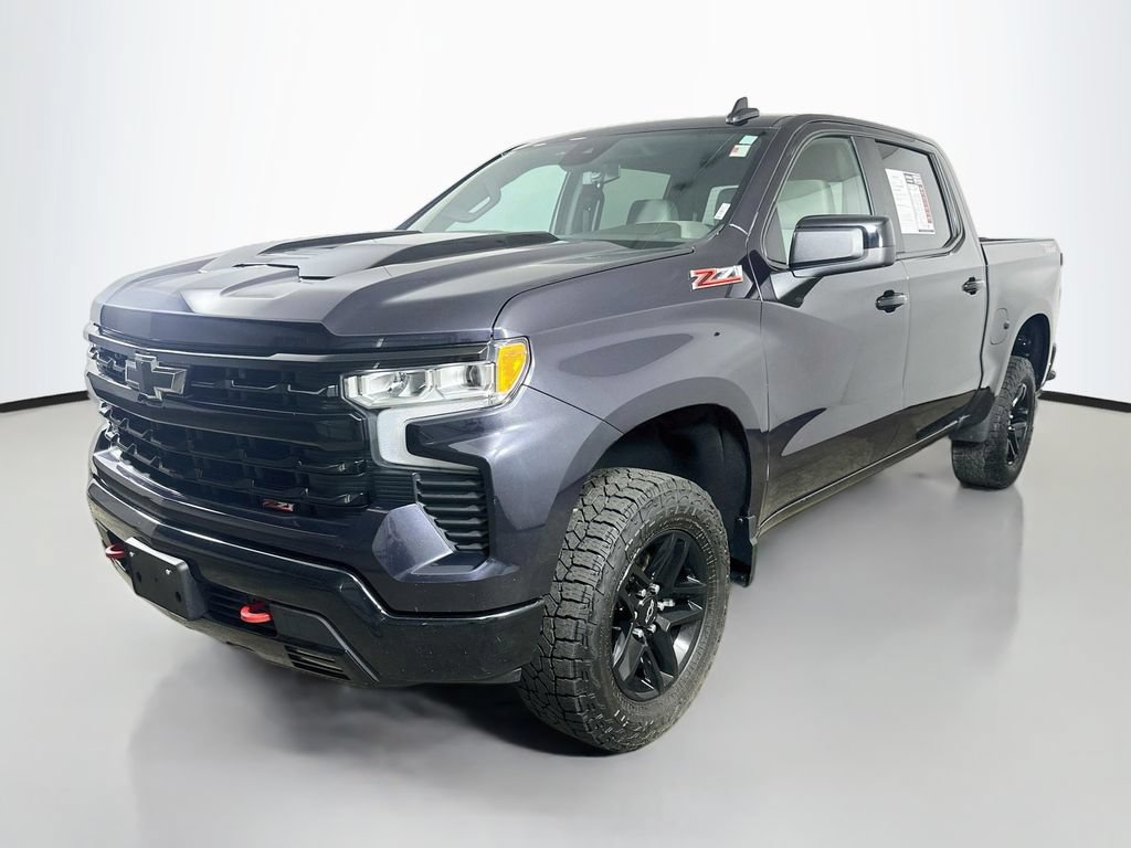 Used 2024 Chevrolet Silverado 1500 LT Trail Boss w/ Convenience Package II AWD/4WD image 3