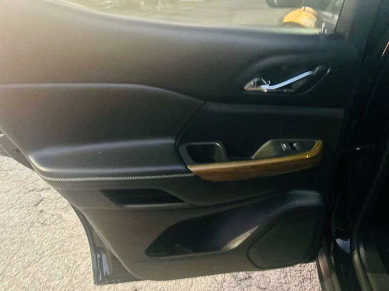 Used 2017 GMC Acadia SLE image 41