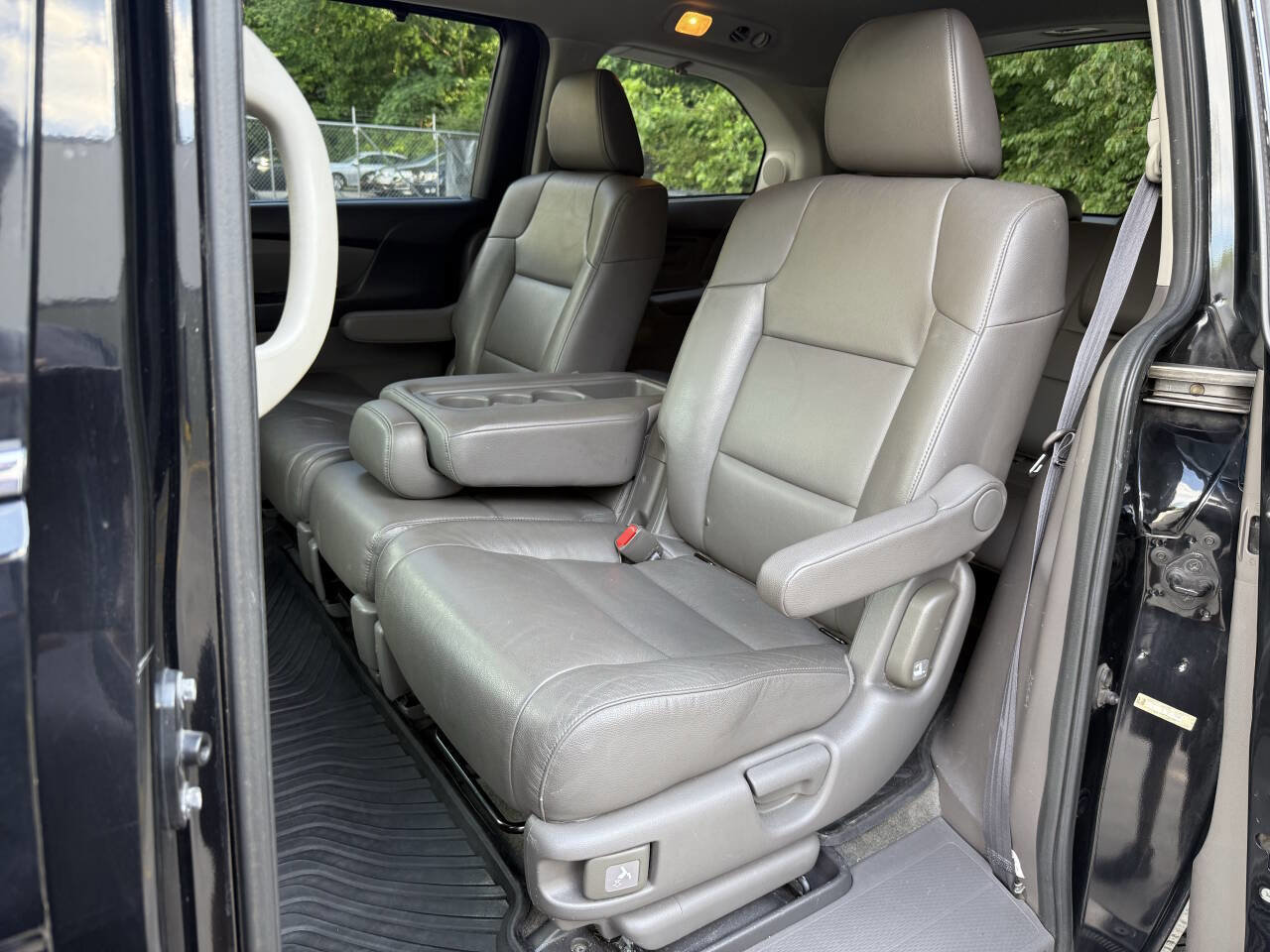 Used 2016 Honda Odyssey Touring Elite image 17