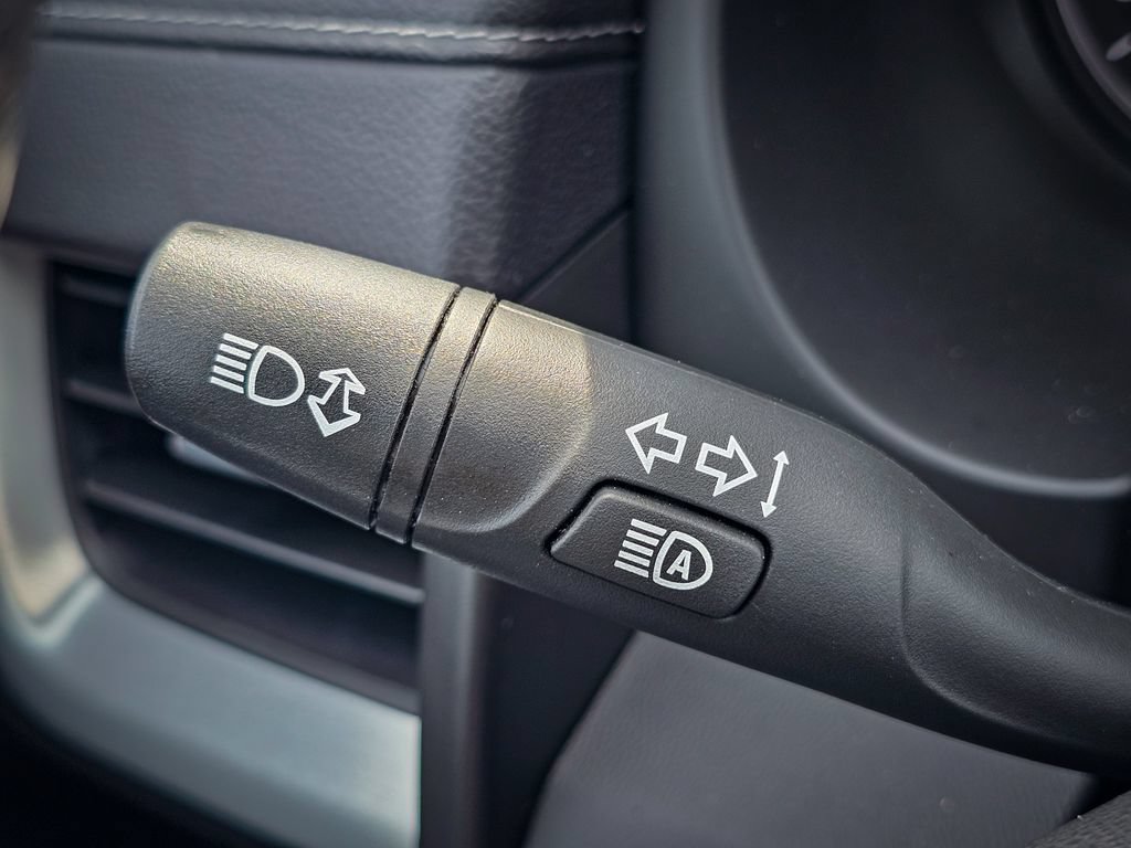 Used 2022 GMC Terrain SLT w/ Infotainment Package II AWD/4WD image 21