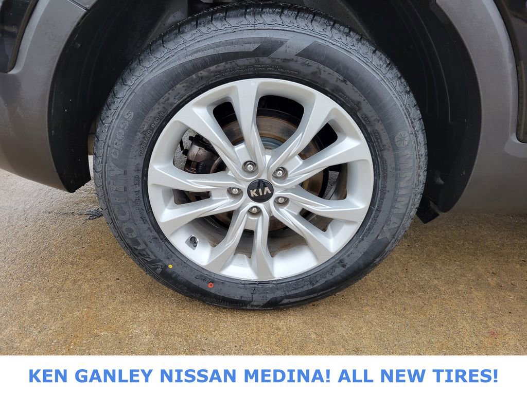 Used 2021 Kia Telluride LX image 21