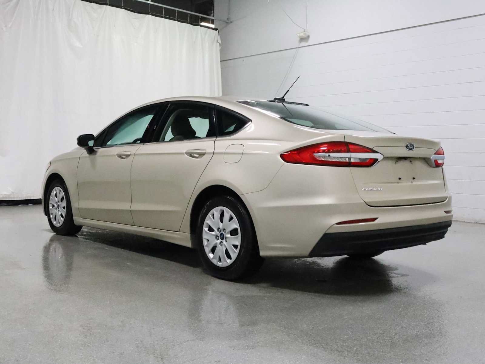 Used 2019 Ford Fusion S FWD image 3