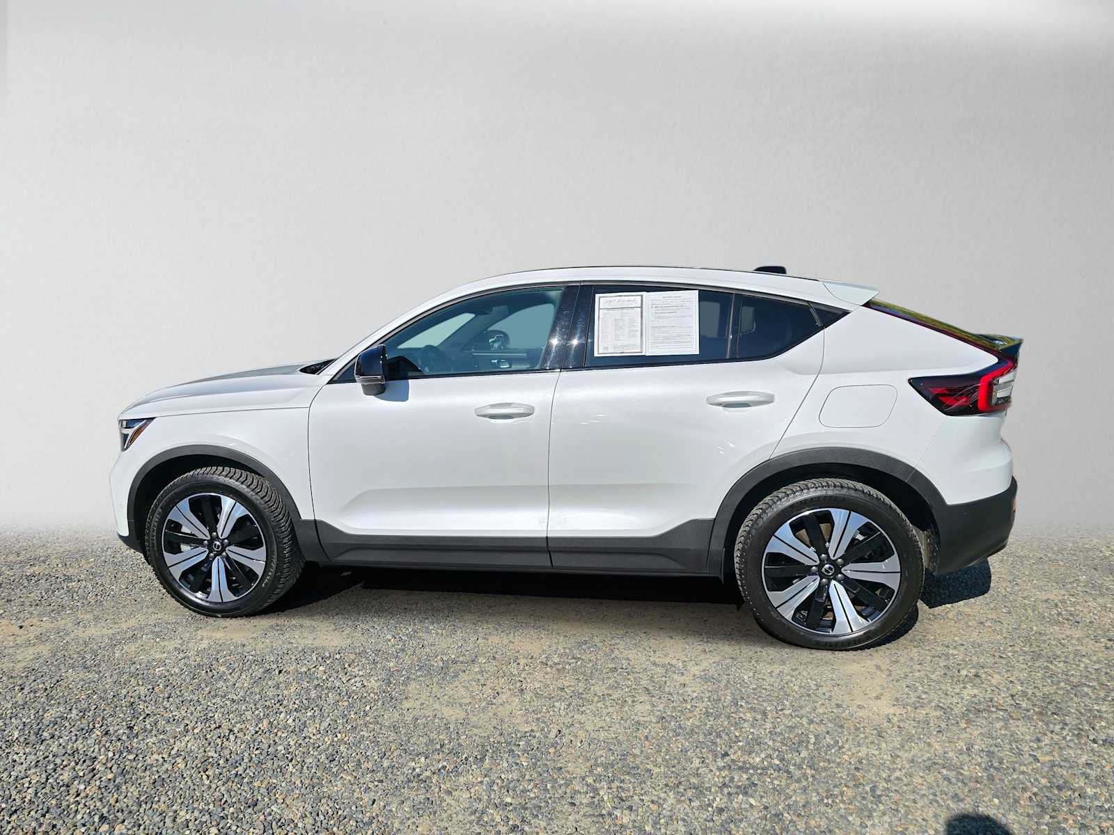 Certified 2023 Volvo C40 P8 Recharge Plus w/ Climate Package AWD/4WD image 6