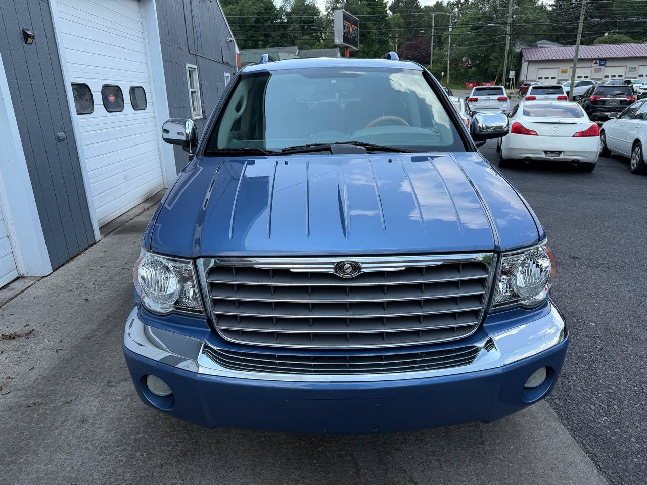Used 2007 Chrysler Aspen Limited w/ PWR Convenience Group RWD image 2