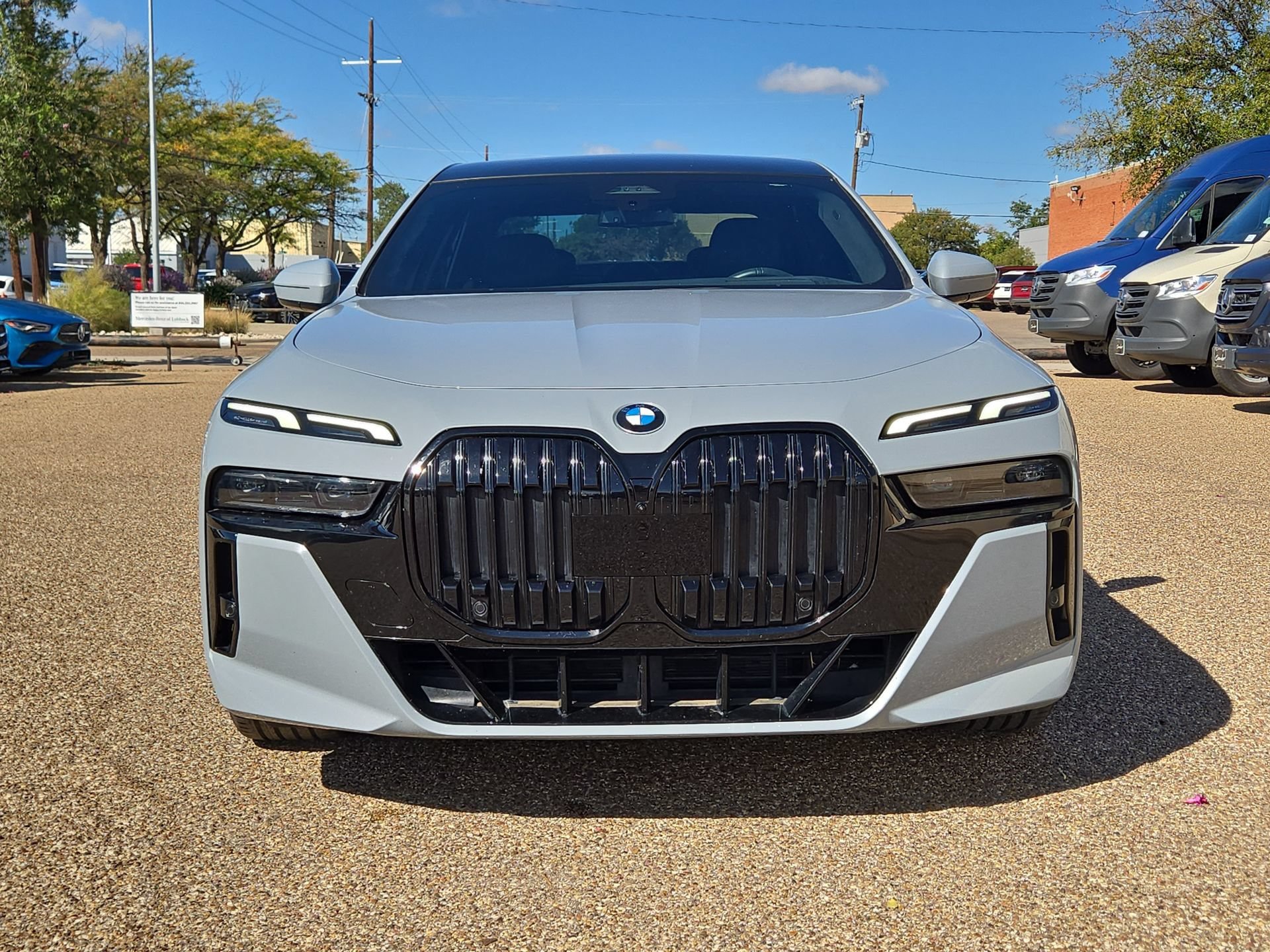 Used 2023 BMW 740i w/ Parking Assistance Package RWD image 10