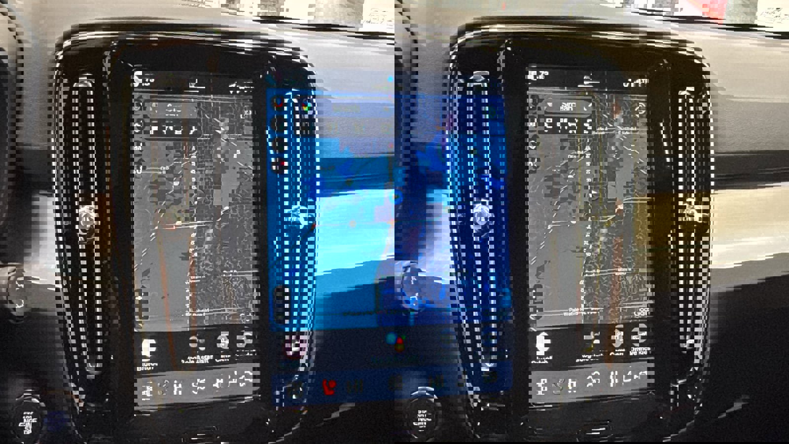 Used 2026 Volvo XC40 B5 Ultra w/ Protection Package Premier image 16