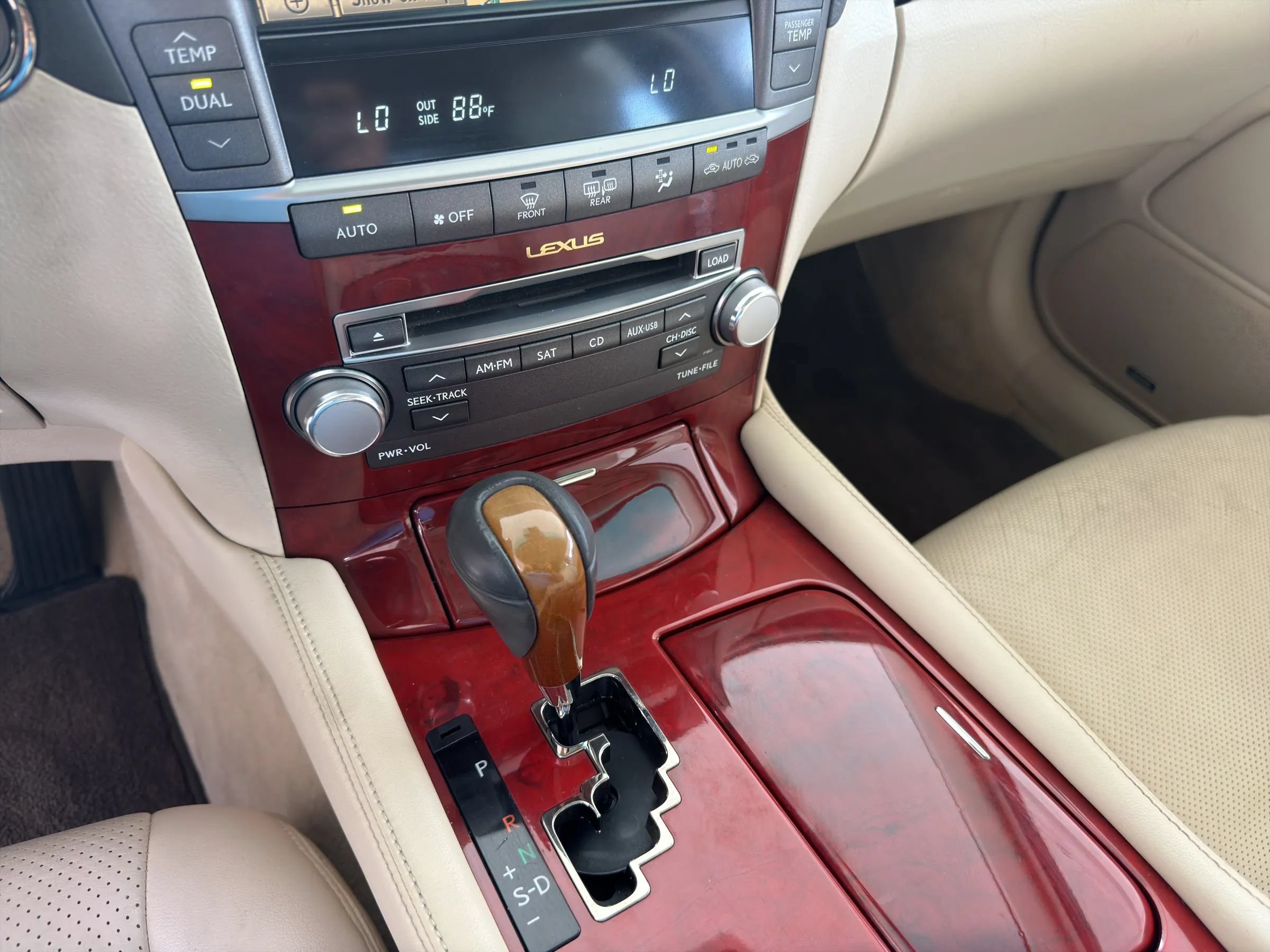 Used 2012 Lexus LS 460 w/ Comfort Pkg RWD image 32