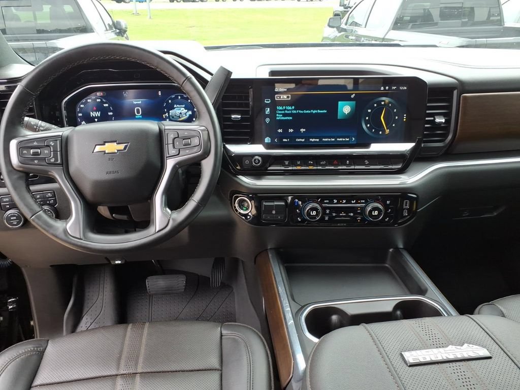 Used 2024 Chevrolet Silverado 2500 High Country w/ High Country Premium Package AWD/4WD image 22