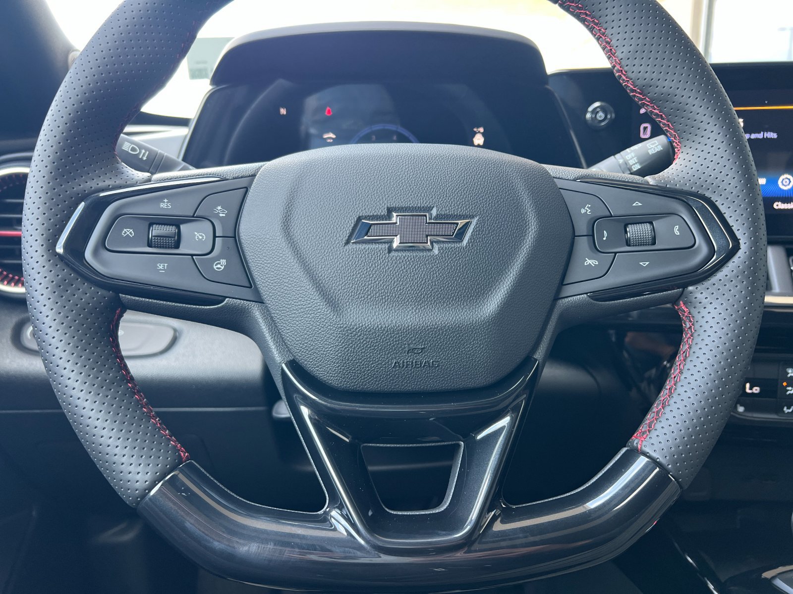 New 2026 Chevrolet Trax RS w/ Sunroof Package FWD image 23