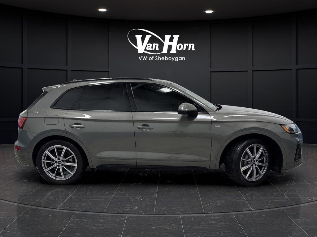 Used 2023 Audi Q5 e Prestige w/ Prestige Package image 2