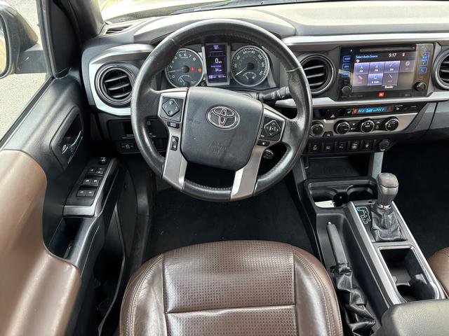 Used 2017 Toyota Tacoma Limited image 18
