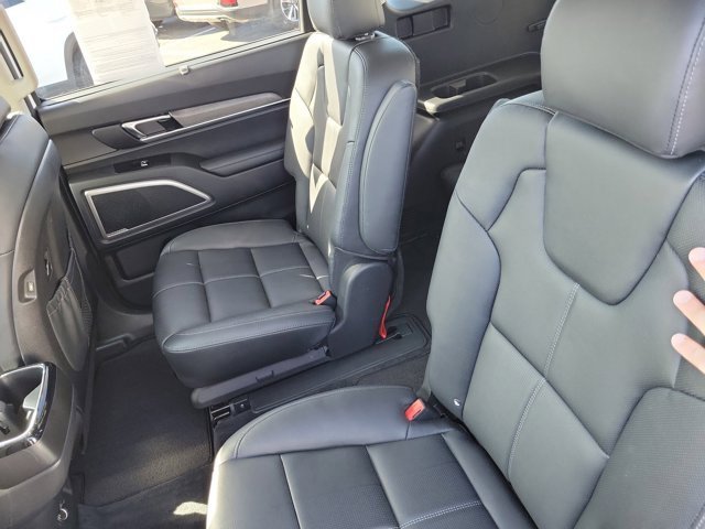 Used 2022 Kia Telluride EX w/ EX Premium Package image 17
