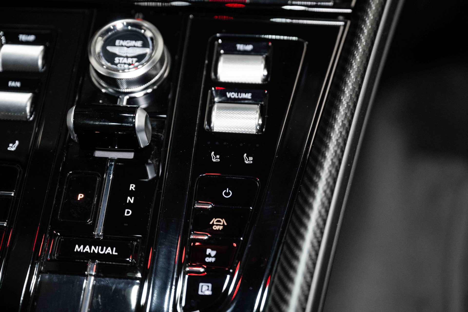 Used 2024 Aston Martin DB12 Coupe image 26