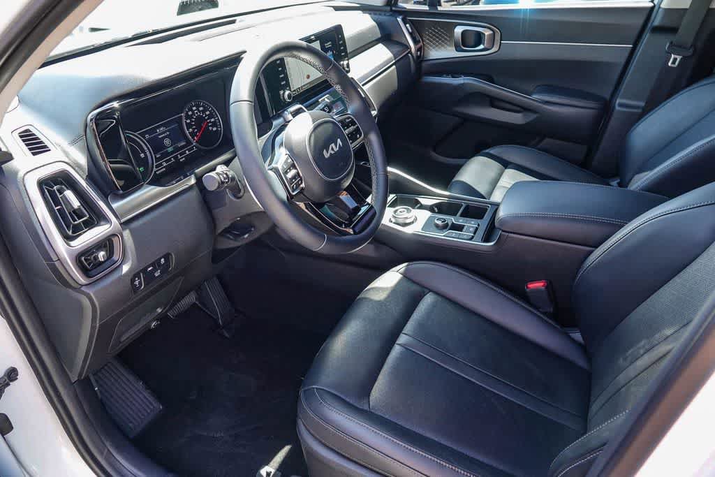 Used 2023 Kia Sorento EX AWD/4WD image 16