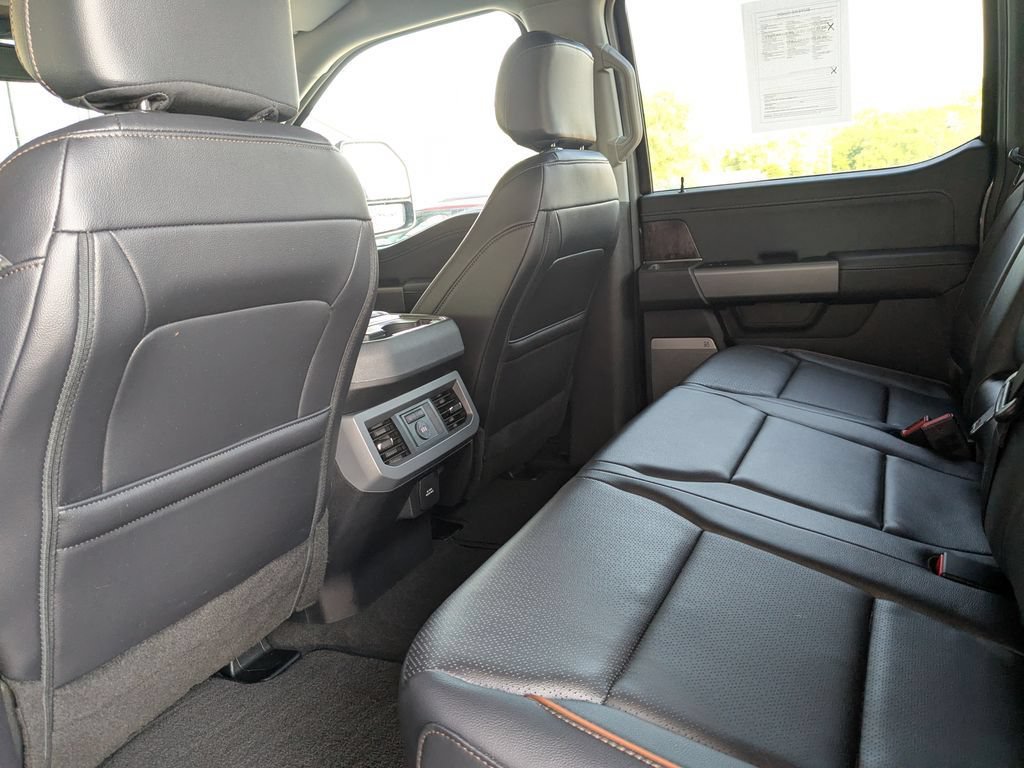 Used 2025 Ford F250 Lariat w/ Lariat Ultimate Package AWD/4WD image 29