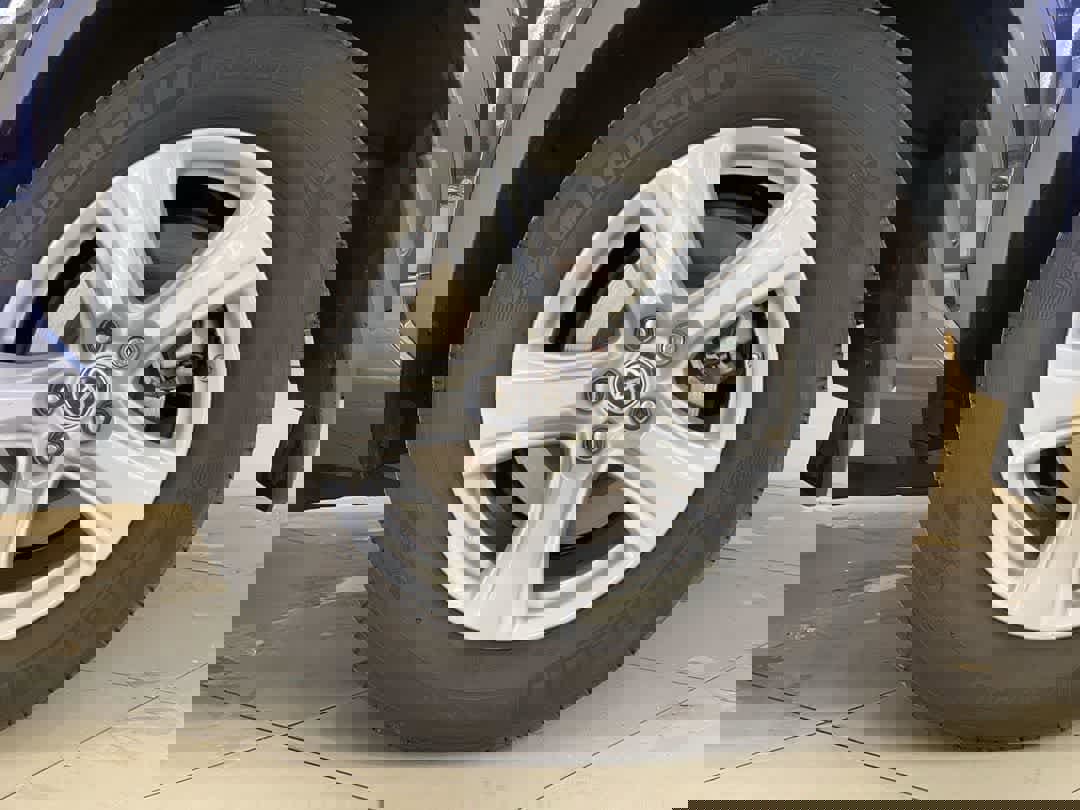 Used 2023 Toyota Highlander L image 12