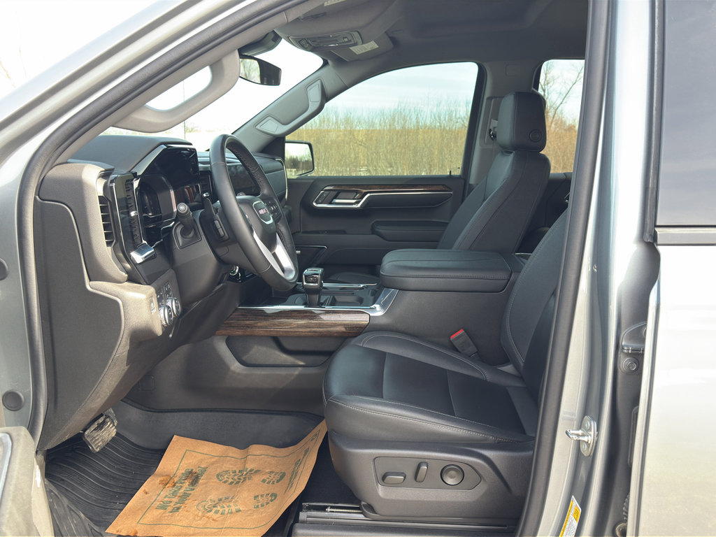 Used 2024 GMC Sierra 1500 Elevation w/ Elevation Premium Package AWD/4WD image 15