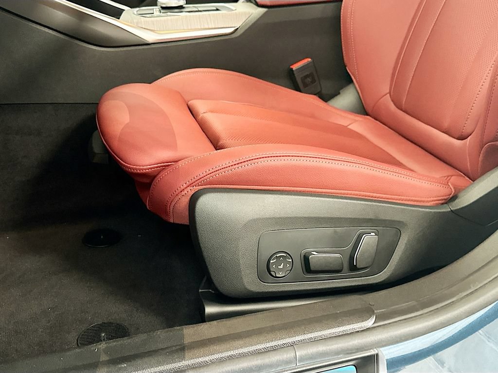 New 2026 BMW 330i xDrive Sedan w/ Premium Package AWD/4WD image 19