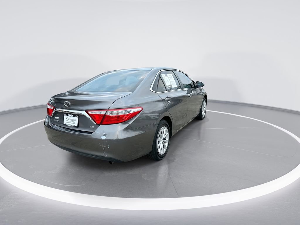Used 2016 Toyota Camry LE image 8