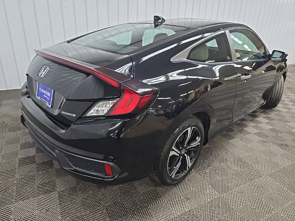 Used 2018 Honda Civic Touring image 10