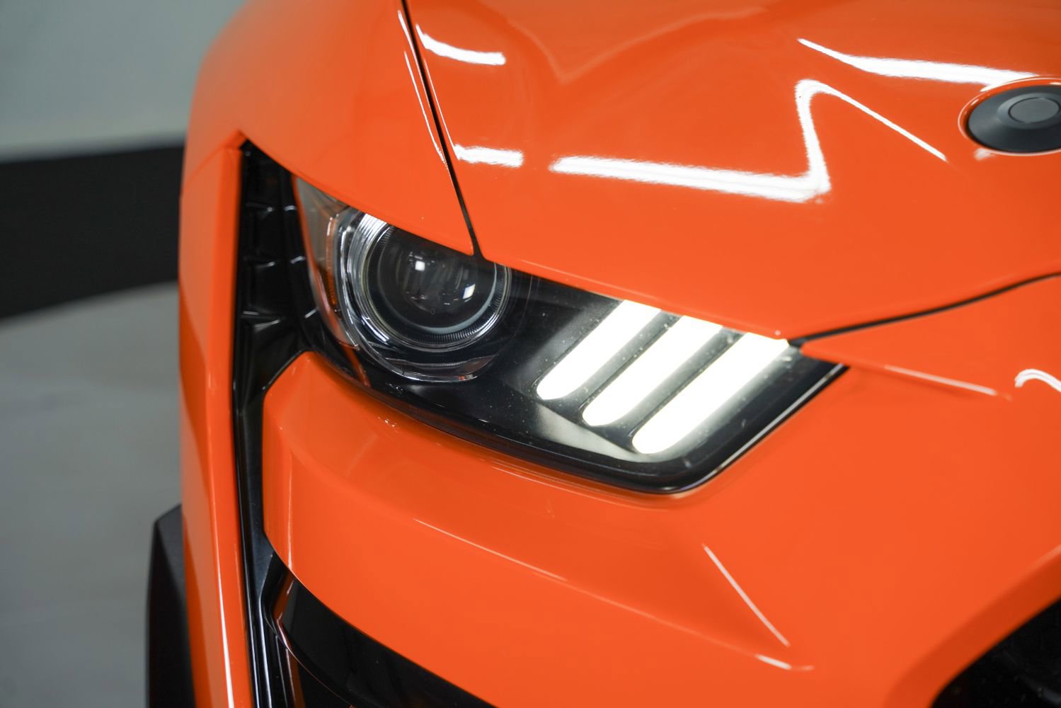 Used 2020 Ford Mustang Shelby GT500 w/ Carbon Fiber Track Pack image 13
