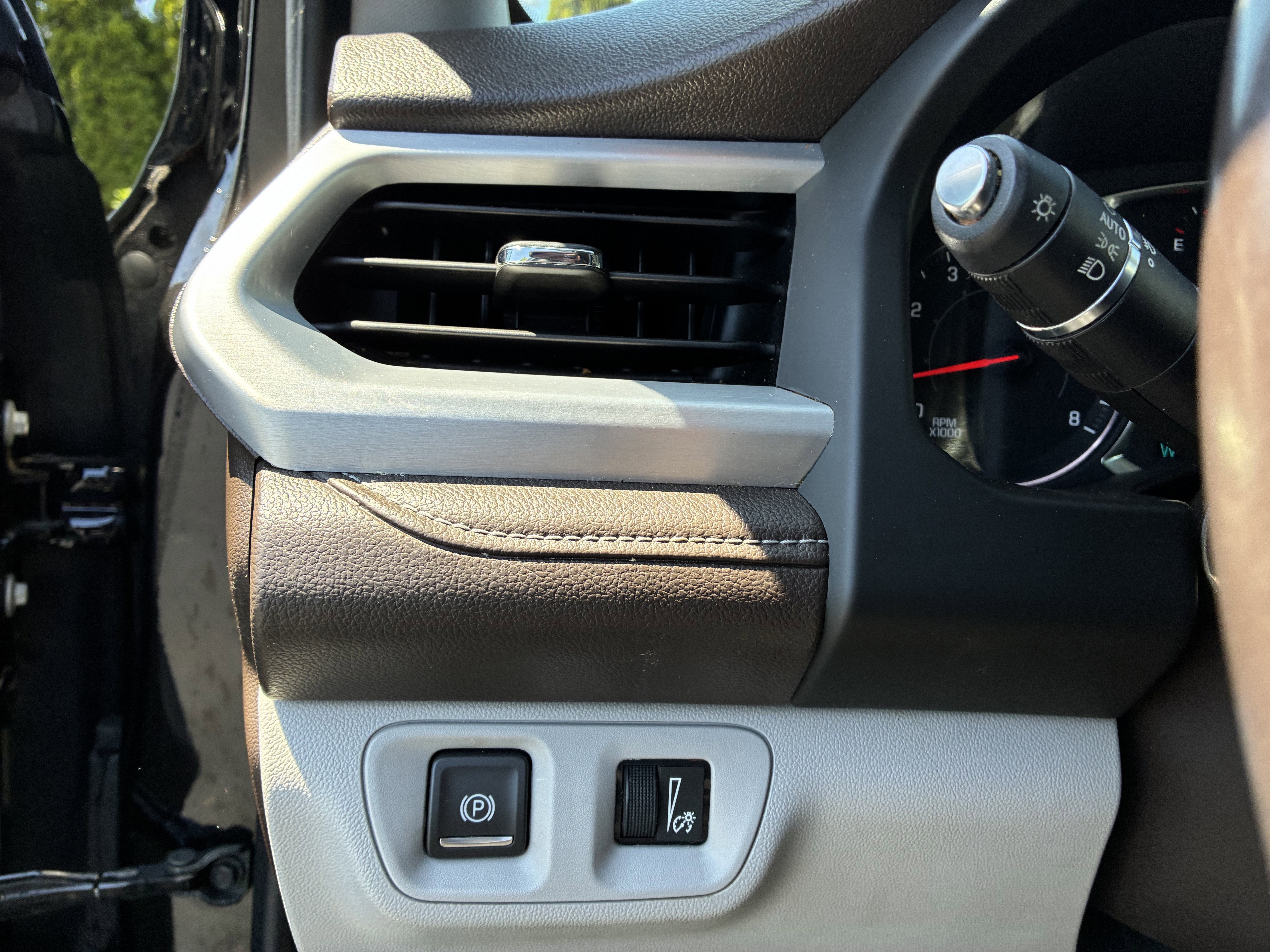 Used 2019 GMC Acadia SLT image 27