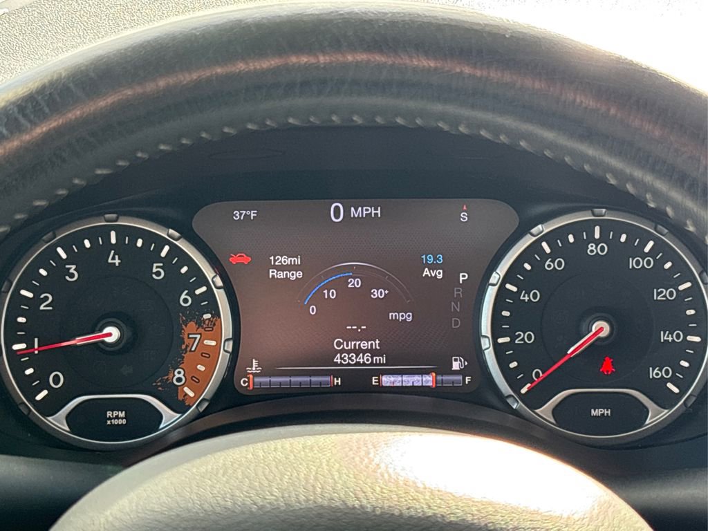 Used 2016 Jeep Renegade Limited image 19