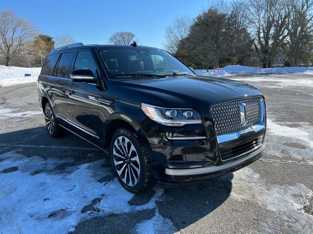 Used 2024 Lincoln Navigator Reserve image 1