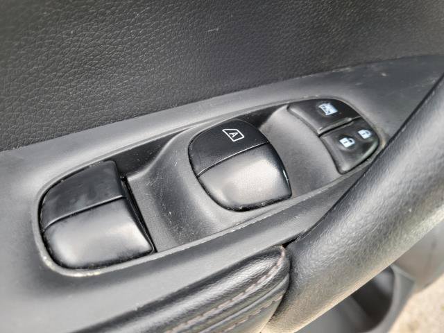 Used 2020 Nissan Rogue SL AWD/4WD image 16