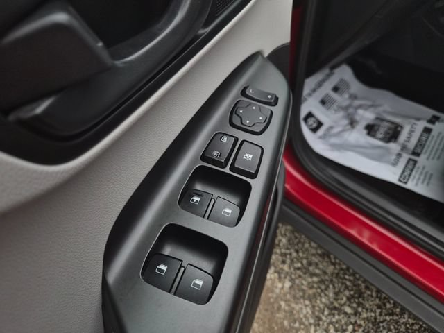 Used 2022 Hyundai Kona SE AWD/4WD image 13
