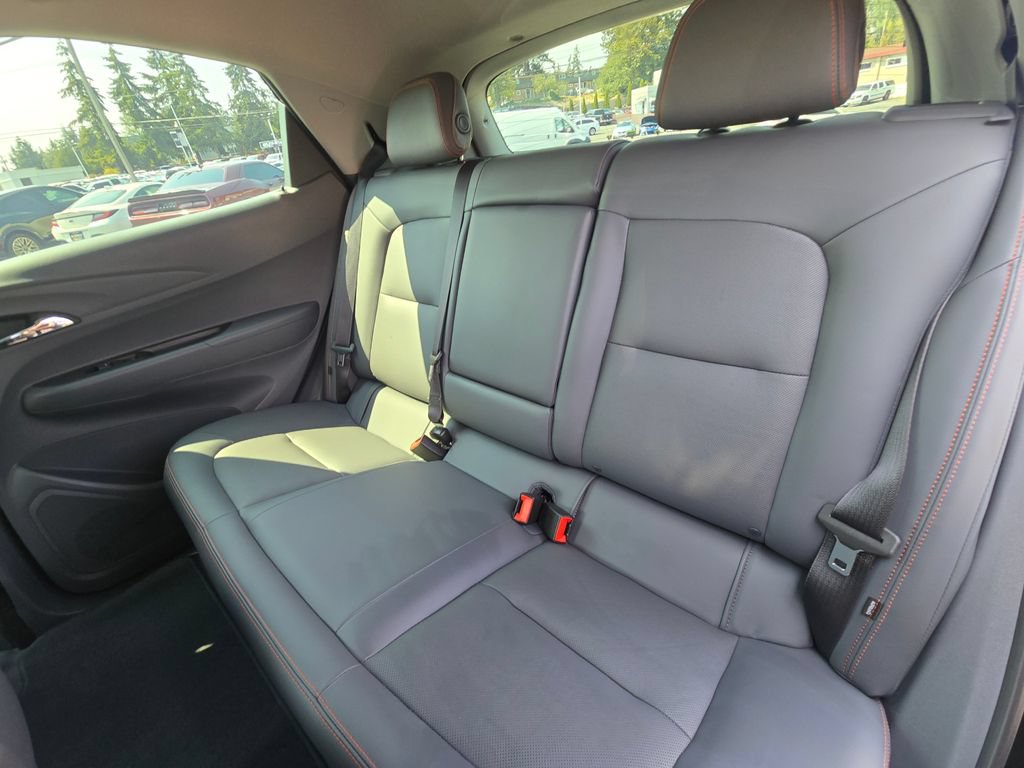 Used 2020 Chevrolet Bolt Premier w/ Infotainment Package FWD image 17
