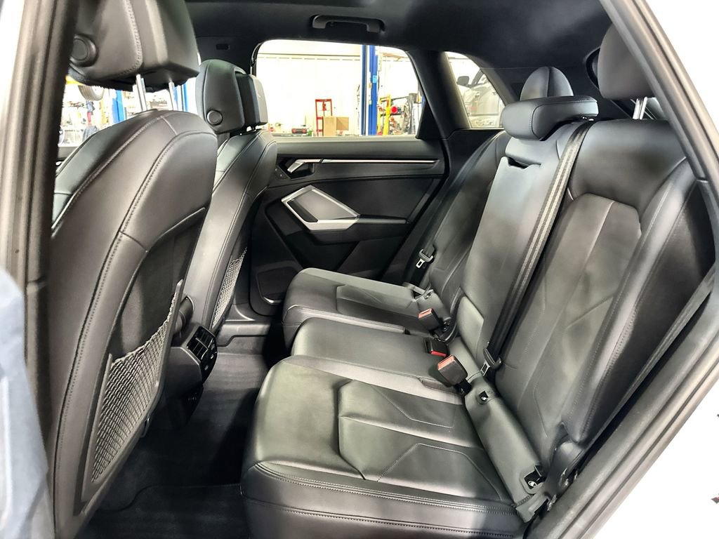 Used 2025 Audi Q3 2.0T Premium image 23