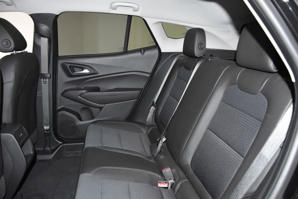 Used 2025 Chevrolet Trax LT FWD image 28