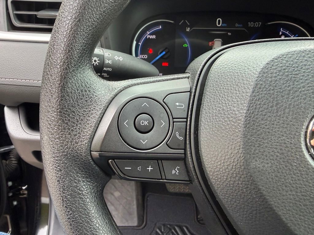 Certified 2025 Toyota RAV4 XLE image 29